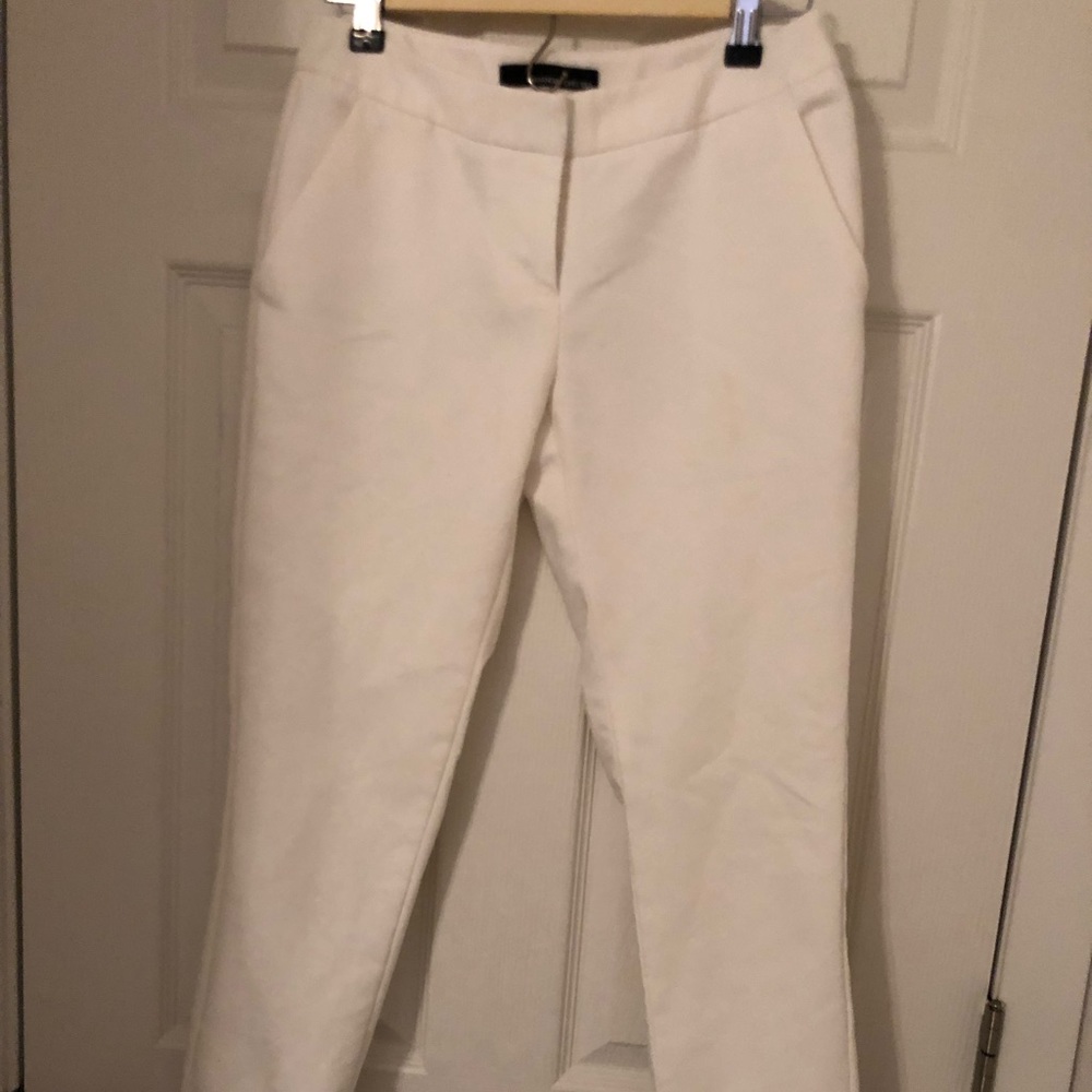 Cropped white pants.